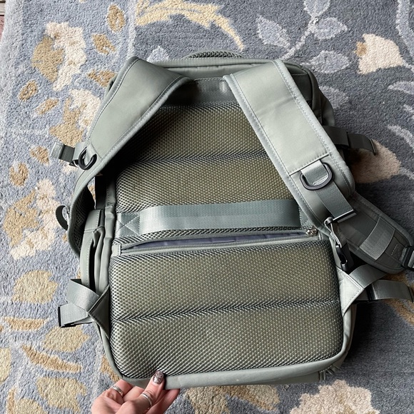 Viral Amazon Backpack Sage Green - Picture 8 of 10
